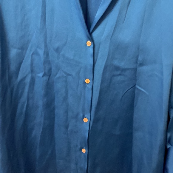Zara.  satin shirts size extra, small blue button - Picture 9 of 11